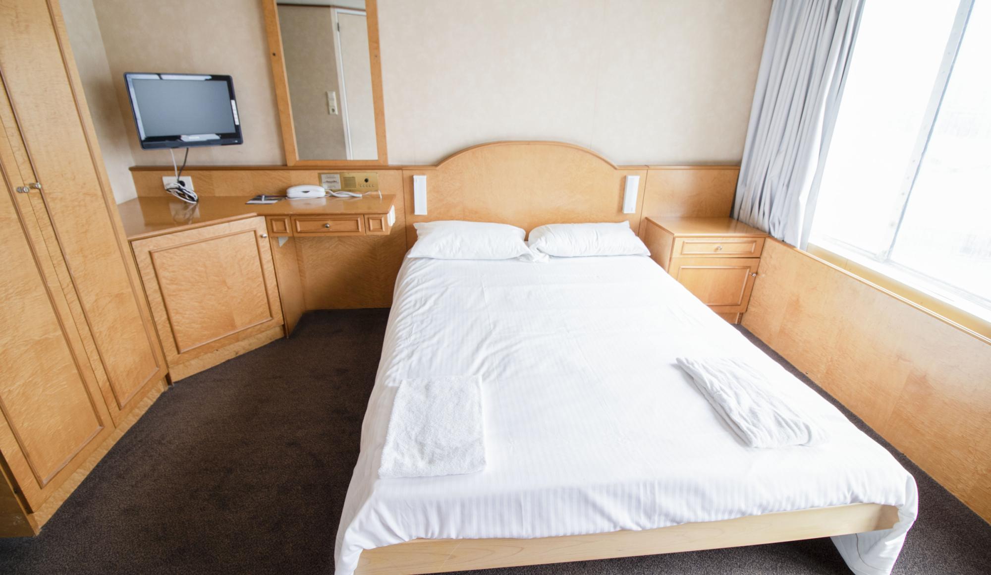 girolata cabine grand lit avec vue mer