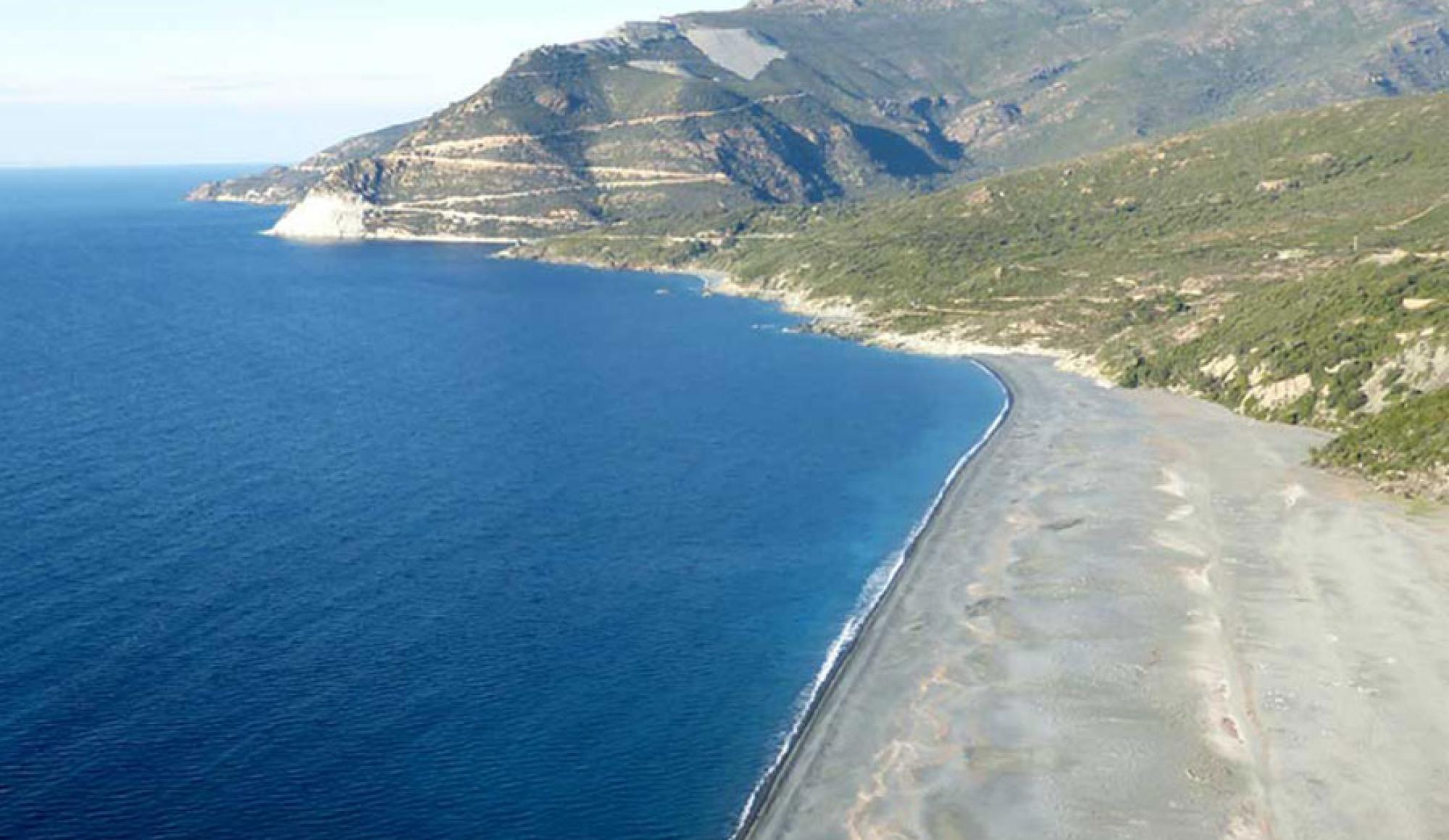Plage de Nonza dans le Cap Corse